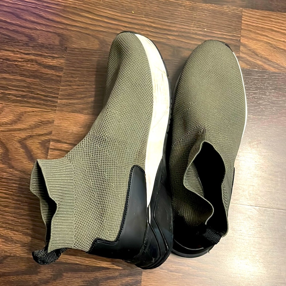 Zara . Size -42 slippon shoes .